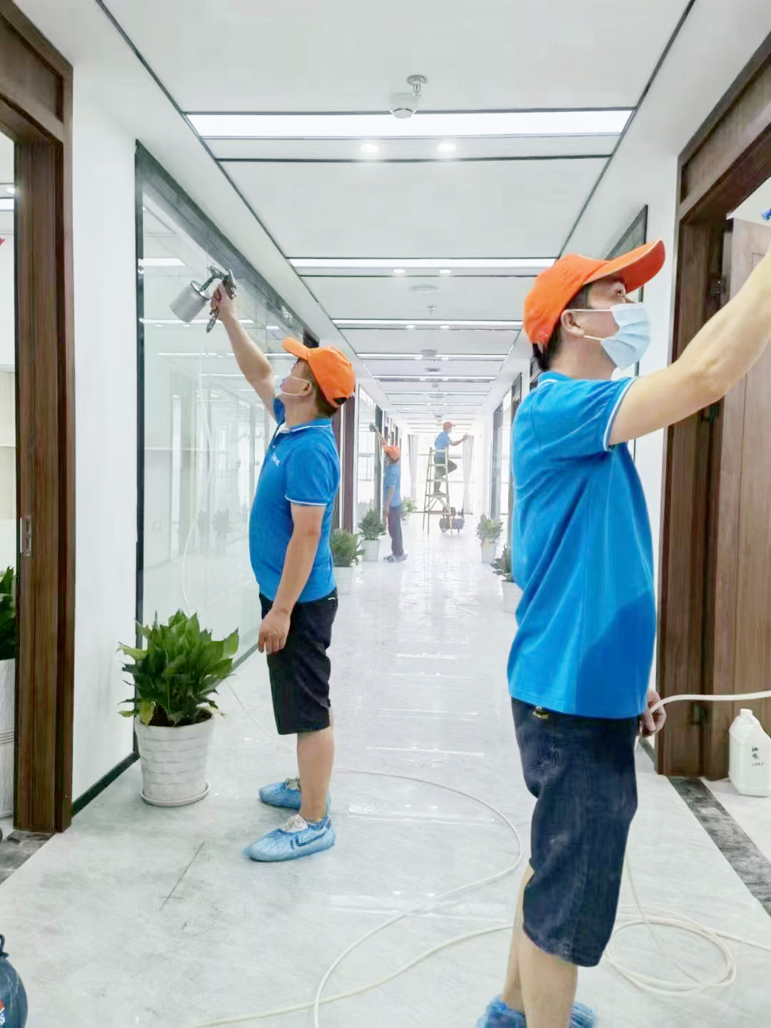 辦公室過(guò)道墻面噴涂施工治理 辦公室過(guò)道墻面噴涂施工治理